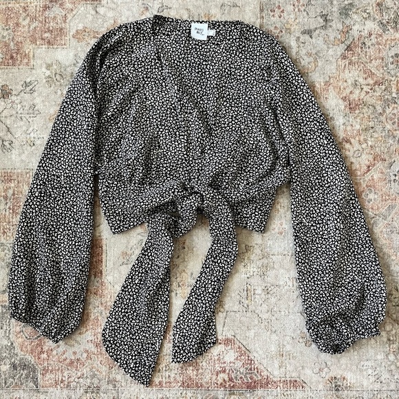 Princess Polly Black and White Front Tie Floral Blouse - Picture 3 of 7